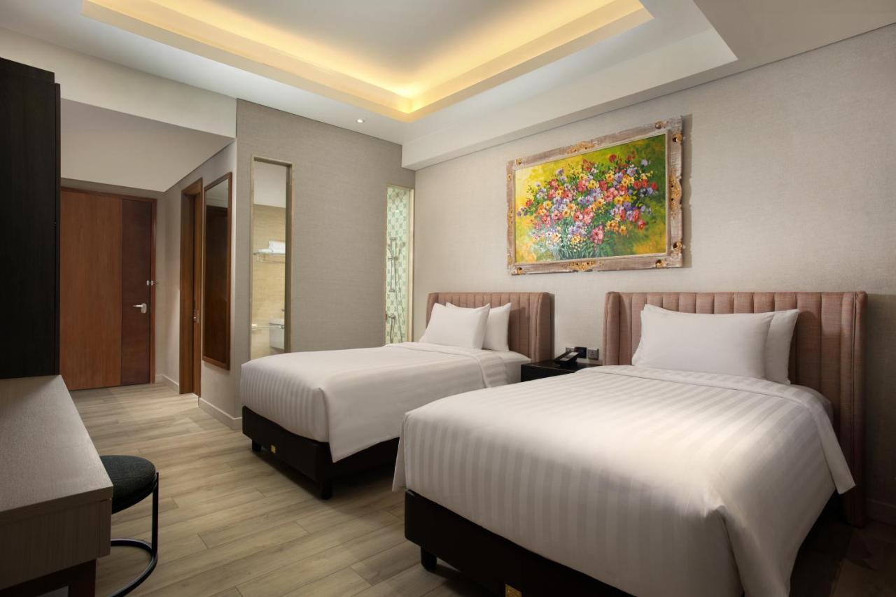 Trembesi Hotel Serpong Exterior foto